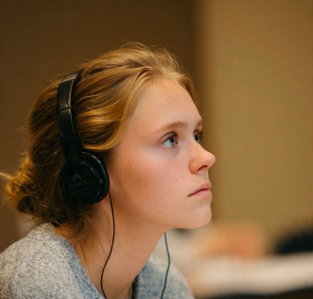 Como Melhorar sua Compreensão Auditiva em Inglês: Dicas Práticas